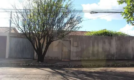 Casa com 3 quartos para alugar na Rua Marco Pólo, 123, Vila Carvalho, Campo Grande