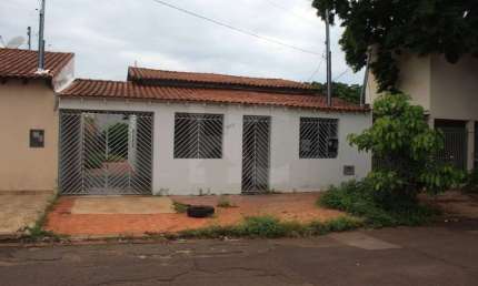 Casa com 3 quartos para alugar na Rua Domingos Tenuta, 395, Coophamat, Campo Grande