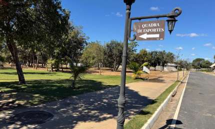 Terreno à venda na Avenida tom Jobim, 1, Jardim Paraíso, Luís Eduardo Magalhães por R$ 350.000