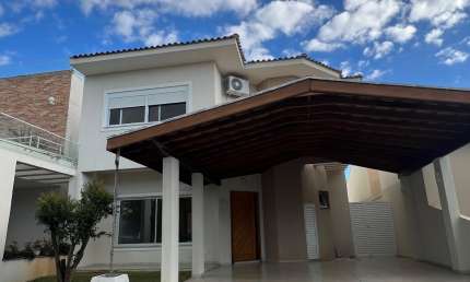 Sobrado para locação 6.400,00(PACOTE COMPLETO) no Condomínio Campos do Conde 3 em Taubaté SP