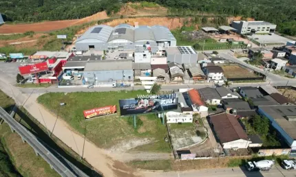 Terreno à venda na Rua Marginal Oeste, Várzea do Ranchinho, Camboriú por R$ 7.000.000