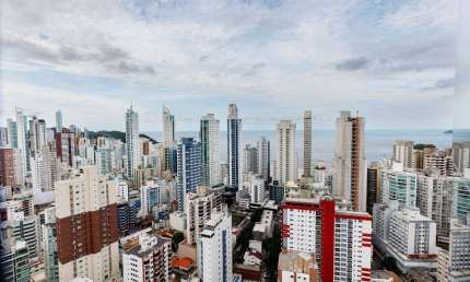 Apartamento com 3 quartos à venda na Rua 951, 241, Centro, Balneário Camboriú