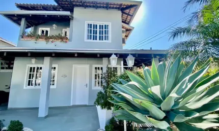 Casa com 5 quartos à venda na Erico Veríssimo, 100, Praia dos Amores, Balneário Camboriú por R$ 5.500.000
