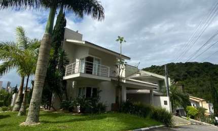 Casa em condomínio fechado com 4 quartos à venda na Avenida das Arapongas, 1265, Ariribá, Balneário Camboriú por R$ 3.800.000