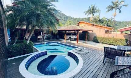 Casa com piscina para venda do Cidade Jardim em Caraguatatuba