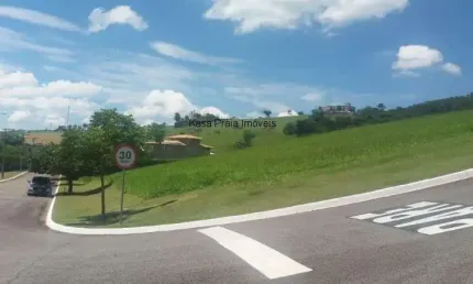 Terreno em condomínio fechado de alto padrão e com ótima localização em Paraibuna.