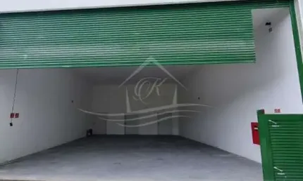 ALUGA SALA EM COMPLEXO COMERCIAL DE FRENTE PARA A RODOVIA, TRAVESSÃO, CARAGUATATUBA/SP