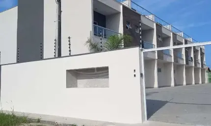 Sobrado triplex 'a venda 200 metros da praia do massaguaçú com 03 dormitórios, caraguatatuba/sp