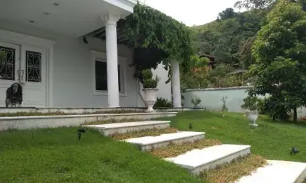 Exceletente sobrado em condomínio fechado 04 dormitórios, são sebastião/sp