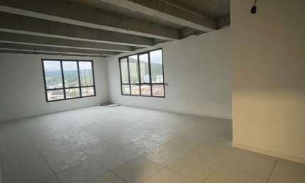 SALA COMERCIAL (NOVA) PARA VENDA E LOCAÇÃO NO CENTRO DE CARAGUATATUBA