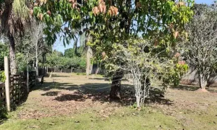 Área de 1165,26m² a venda com quatro casas com o rio juqueriquerê nos fundos, bairro: porto novo, caraguatatuba/sp