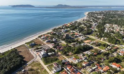 Lote à venda em itapoá-sc | oportunidade para quem busca investimento em itapoá - lote com 384m2 a 200 metros da praia!