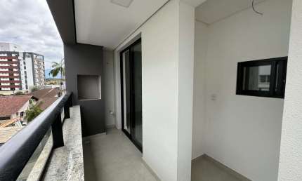 Oportunidade para quem busca imóvel pronto para morar! Apartamento 2 Dormitórios sendo uma suíte, 1 Vaga de Garagem e Sacada com Churrasqueira!