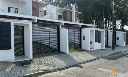 Casa exclusiva à venda no atiradores | 3 suítes, piscina, churrasqueira, 3 vagas de garagem | r$990.000 | analisa permuta de baixo valor!