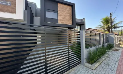 Espetacular casa residencial de alto padrão no bairro saguaçu | 3 suítes, área com piscina e churrasqueira