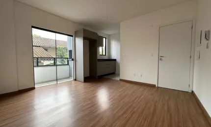 Localizado no Atiradores - Apartamento semimobiliado pronto para morar!