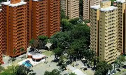 Apartamento à venda em Recife-PE, Jardim São Paulo: 2 quartos, 1 suíte, 2 salas, 2 banheiros, 1 vaga de garagem.