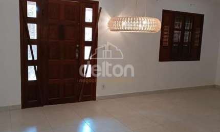 Casa para Venda em Governador Valadares / MG no bairro Ilha dos Araújos