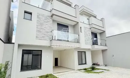 Triplex de alto padrão em condomínio fechado no Capão da Imbuia!