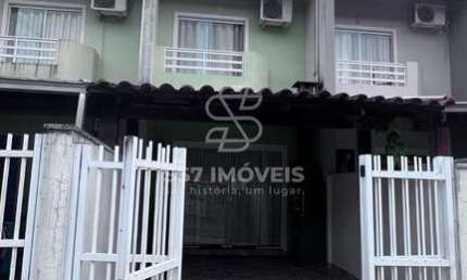 Lindo sobrado geminado - 2 quartos - bairro Vila Nova - Joinville