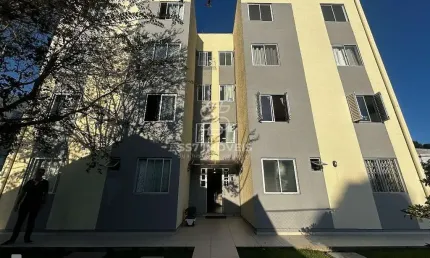 Apartamento com 3 quarto, todo reformado, no bairro Portão!