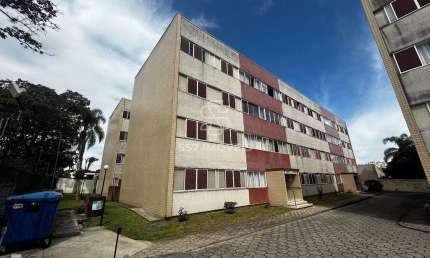 Amplo apartamento com 3 quartos no bairro água verde!