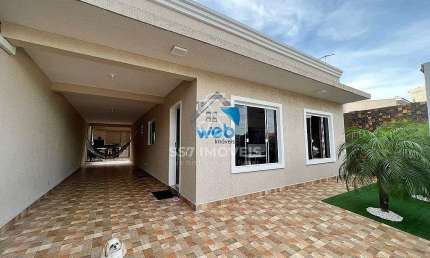Casa térrea com 3 quartos e com Piscina no Bairro Pinheirinho!