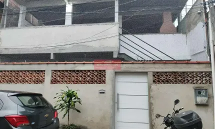 Casa linear com 3 quartos e terraço aceitando carta de crédito em bangu