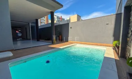 Casa com 4 quartos à venda na Rua Alvarenga Peixoto, América, Joinville
