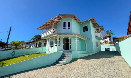 Casa com 5 quartos à venda na Rua Mondaí, Saguaçu, Joinville