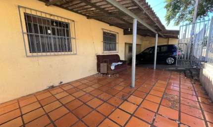Casa com 3 quartos à venda na Praça Lyra, 1, Jardim do Sol, Londrina