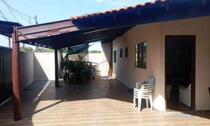 Casa com 3 quartos à venda na Rua Carmen Gimenas Pestana, 1, Jardim Acapulco, Londrina