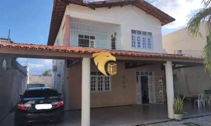 Casa duplex Com 4 Dormitórios , com  250 m², ótima localização