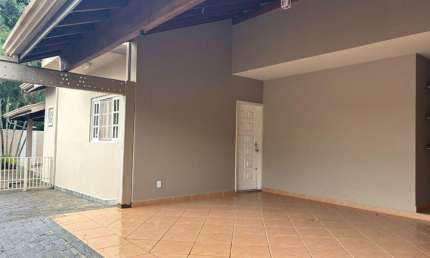 Casa com Piscina à Venda no Jardim Mauá II – Completa e Aconchegante!