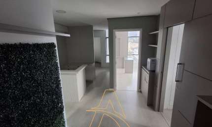 Sala Comercial com Móveis Planejados no Edifício Alfred Nobel