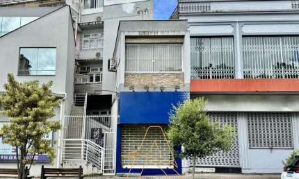 Sala Comercial com Mezanino e Ar Condicionado no Centro de Blumenau