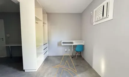 Apartamento Semi Mobiliado com 1 Dormitório na Água Verde