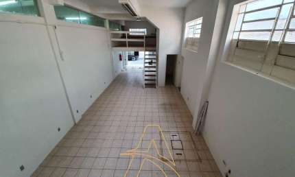 Sala Comercial Térrea com 75m² no Centro de Blumenau