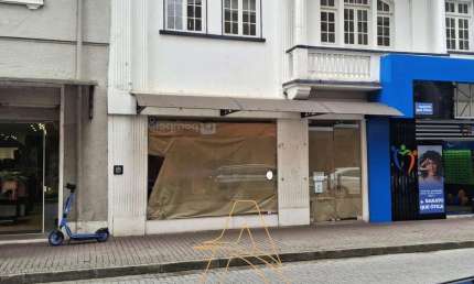 Sala Comercial Térrea com Mezanino na Rua XV De Novembro