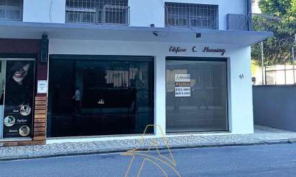 Sala Comercial Térrea com Mezanino no Centro de Blumenau