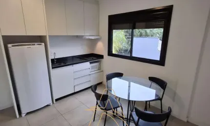 Loft Mobiliado com 1 Dormitório e Sacada no Bairro Itoupava Norte