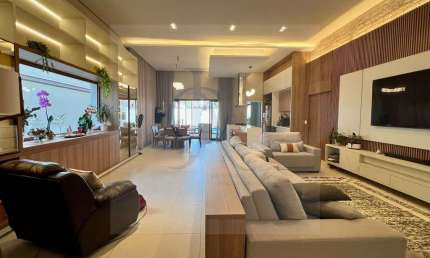 Casa Térrea à Venda no Parque dos Príncipes, divisa de São Paulo e Osasco. Com  4 Suítes, Sala conceito aberto, piscina e 4 Vagas