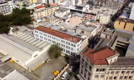 Centro, prédio comercial com 3 andares 18 vagas, excelente localização