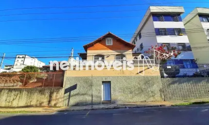 Casa comercial com 2 salas para alugar na Rua Resedá, Santa Efigênia, Belo Horizonte