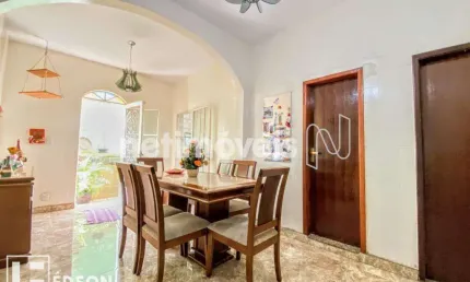 Casa com 3 quartos à venda na Santa Amélia, Belo Horizonte 