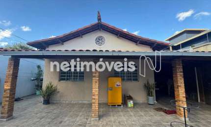 Casa com 3 quartos para alugar na Santa Branca, Belo Horizonte 