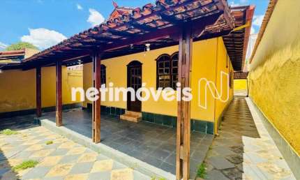 Casa com 3 quartos para alugar na Rua Vieira de Campos, Planalto, Belo Horizonte