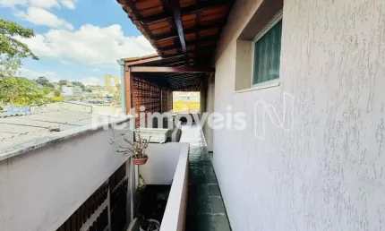 Casa com 3 quartos para alugar na Rua Bernardo Cisneiros, Aparecida, Belo Horizonte