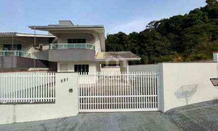Casa com 3 dormitórios para alugar, 113 m² por R$ 3.100,00/mês - Barra do Rio Cerro - Jaraguá do Sul/SC