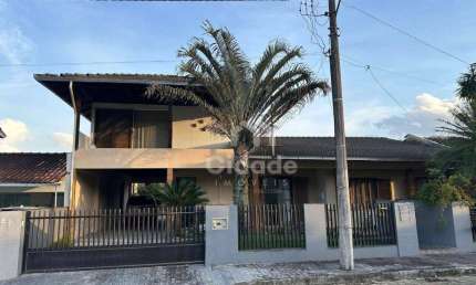 Casa com 01 suíte + 2 quartos - Czerniewicz - Jaraguá do Sul/SC